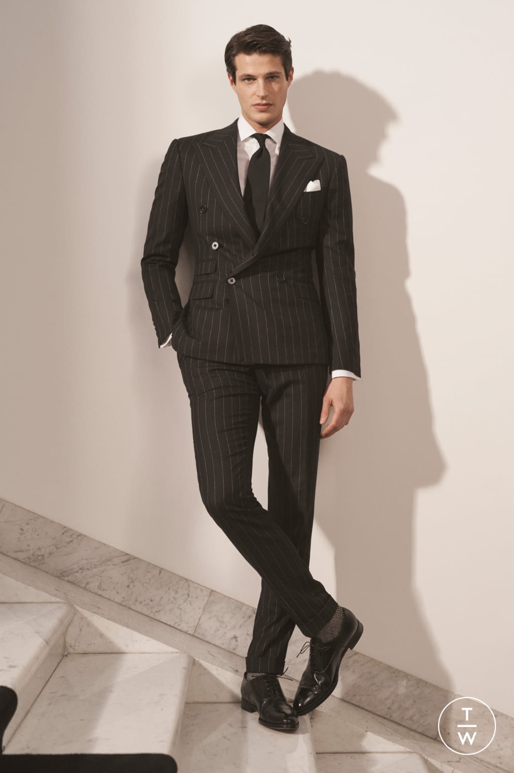 Fashion Week Milan Fall/Winter 2020 look 9 from the Ralph Lauren Purple Label collection 男装