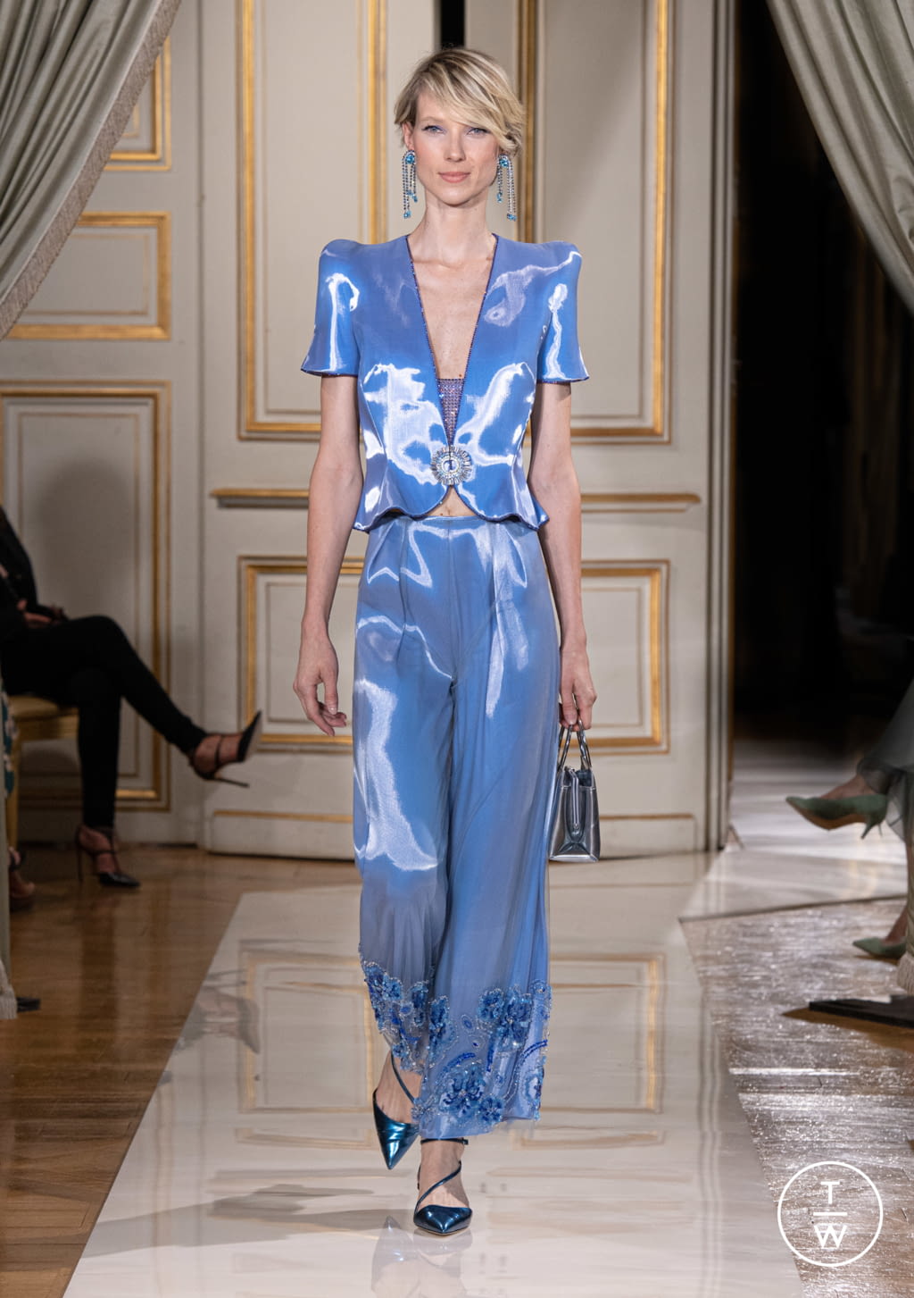 Fashion Week Paris Fall/Winter 2021 look 10 from the Giorgio Armani Privé collection couture