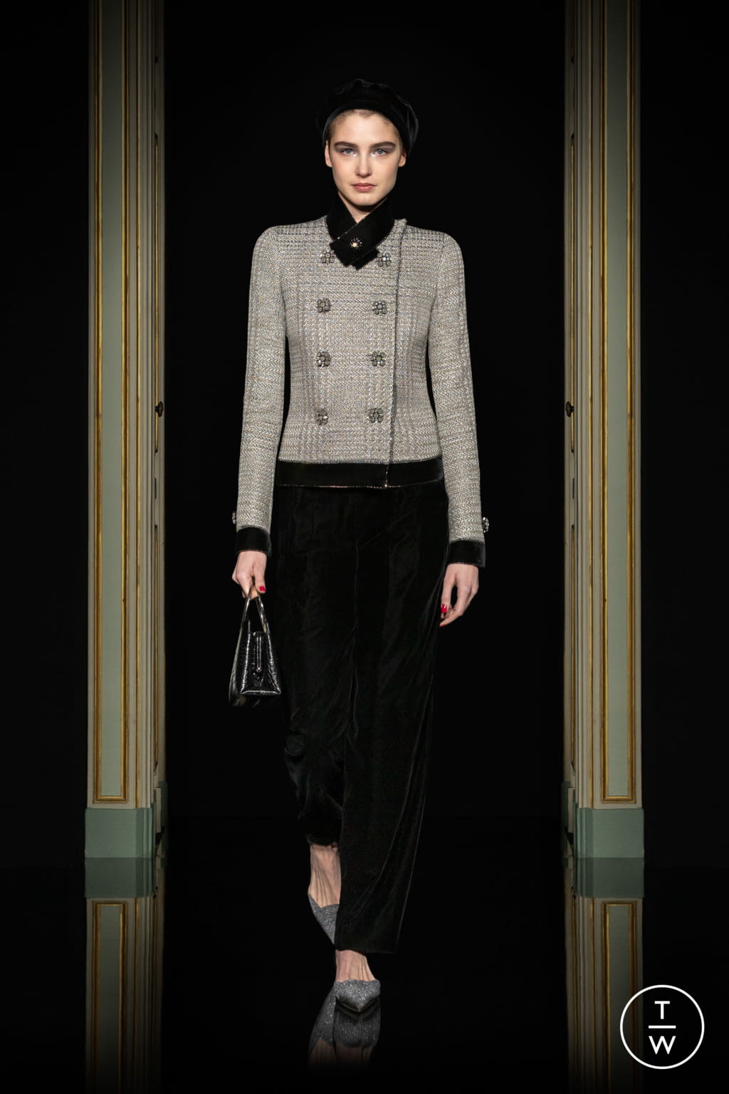 Fashion Week Paris Spring/Summer 2021 look 10 from the Giorgio Armani Privé collection 高级定制