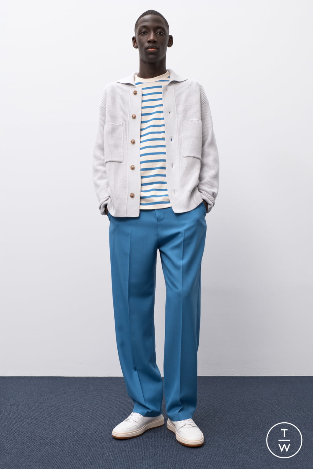 Fashion Week Paris Spring/Summer 2022 look 16 from the Closed collection menswear