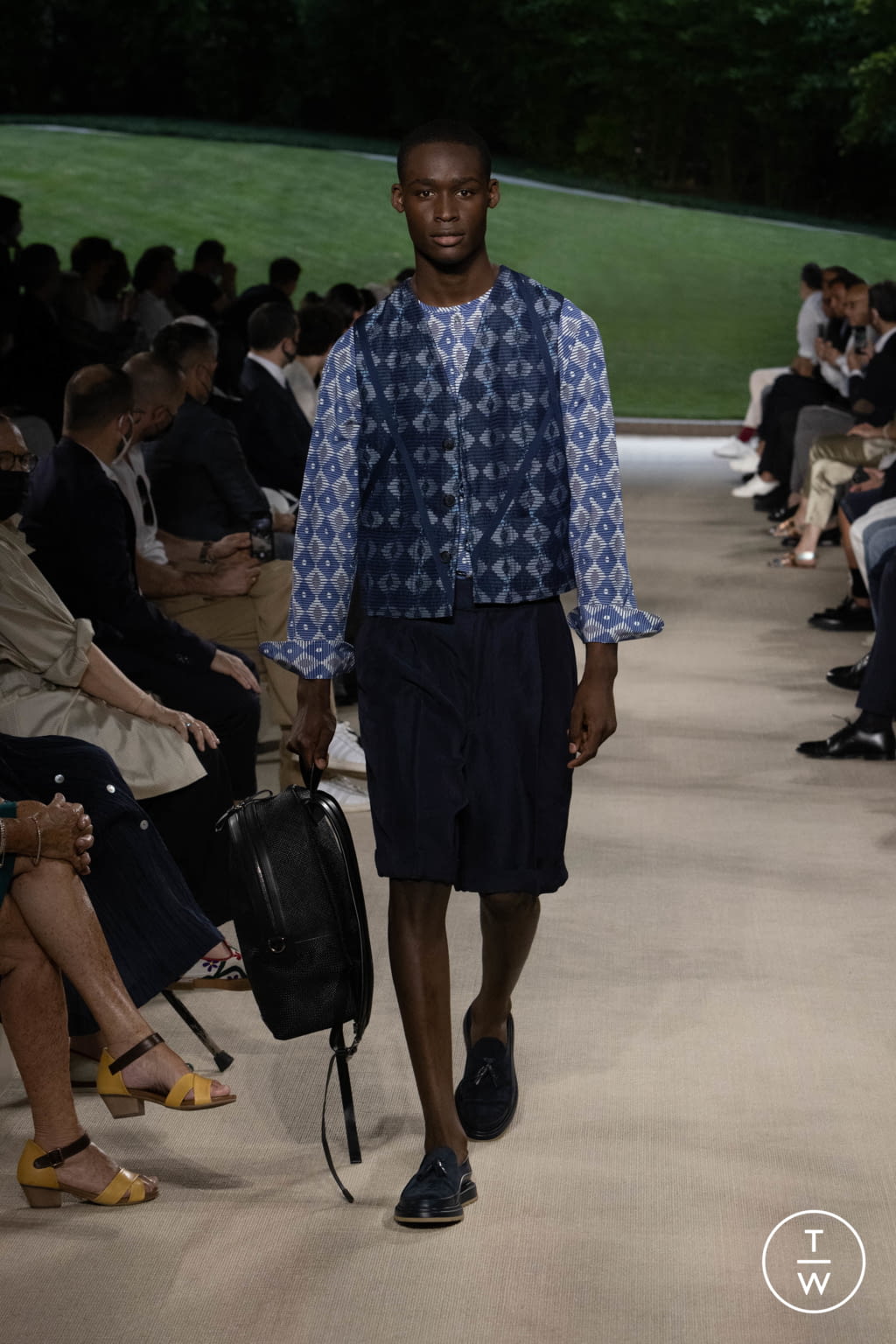 Fashion Week Milan Spring/Summer 2022 look 10 from the Giorgio Armani collection menswear