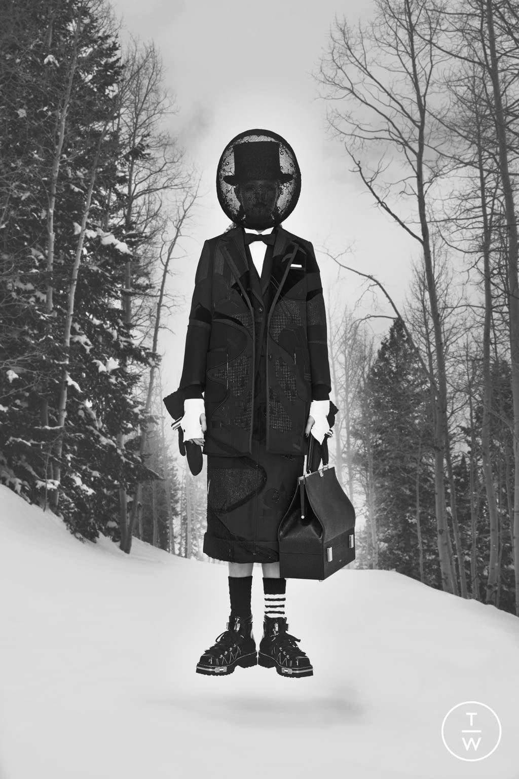Fashion Week Paris Fall/Winter 2021 look 10 from the Thom Browne collection 女装