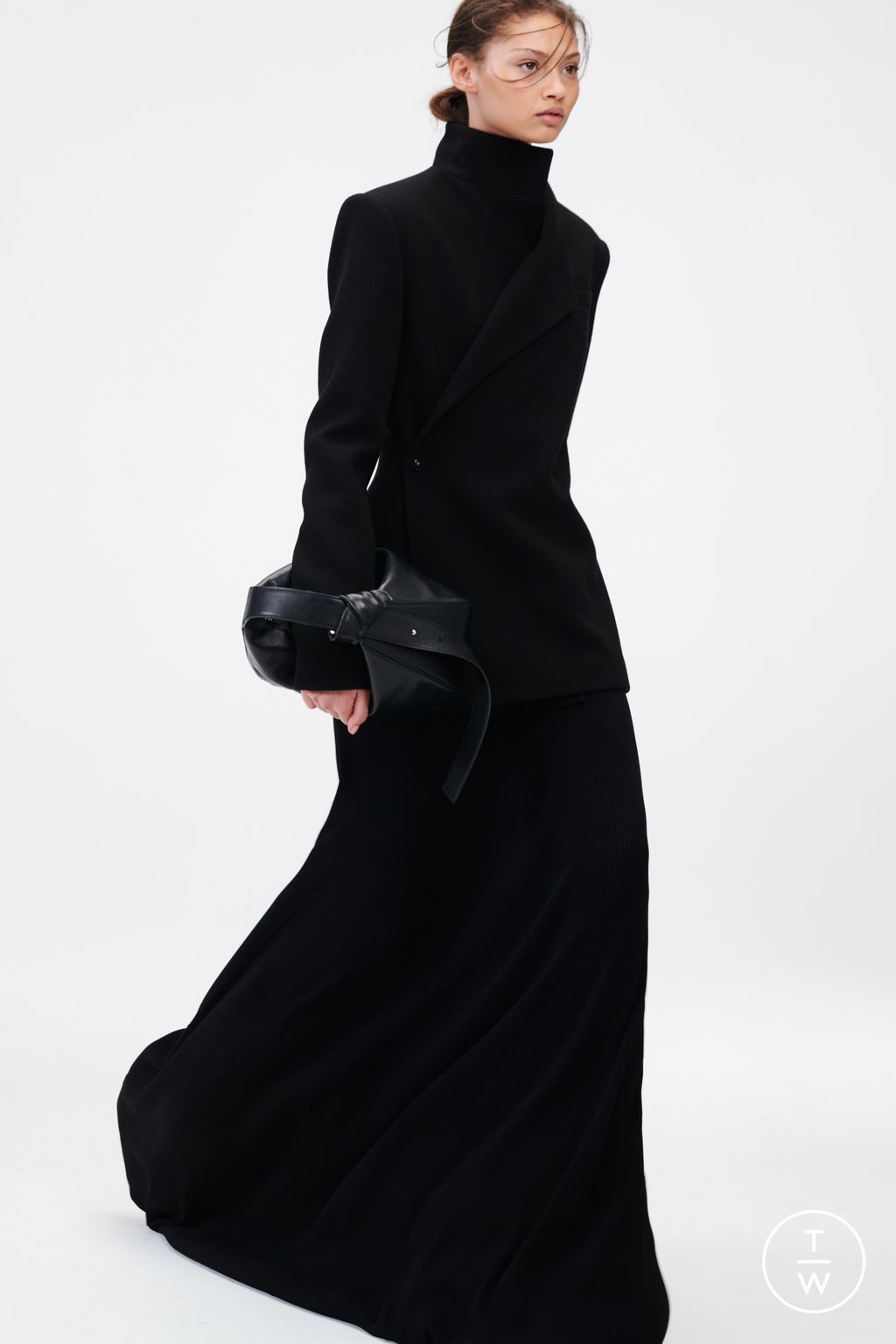 Fashion Week New York Pre-Fall 2024 look 10 from the Brandon Maxwell collection 女装