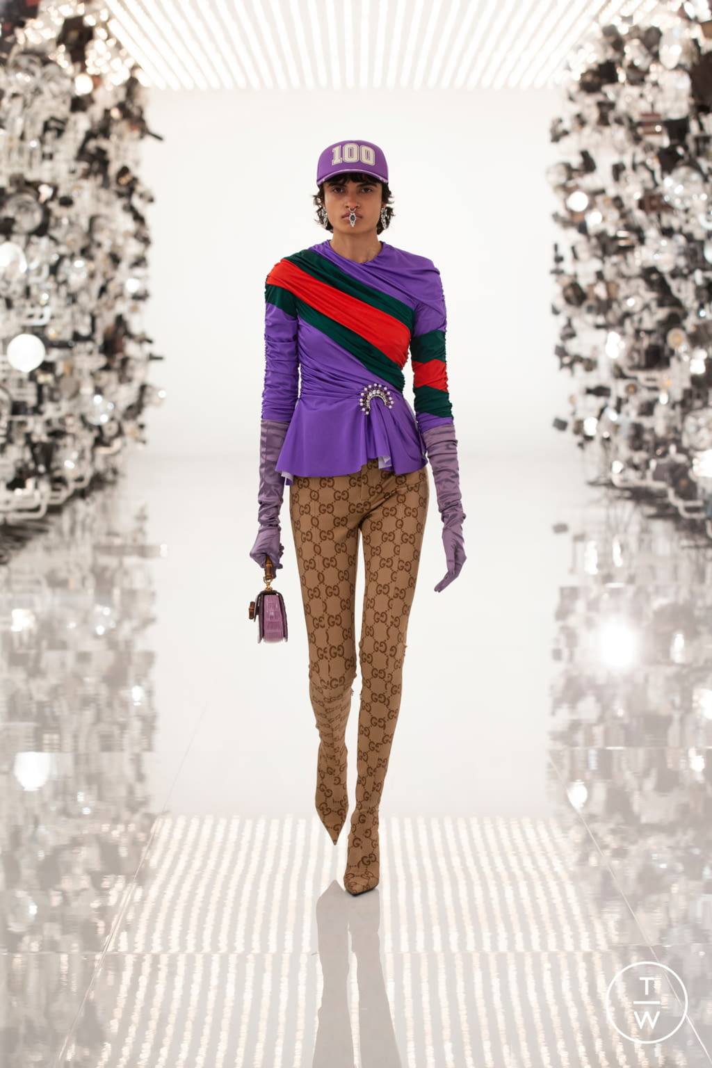 Fashion Week Milan Fall/Winter 2021 look 10 de la collection Gucci womenswear