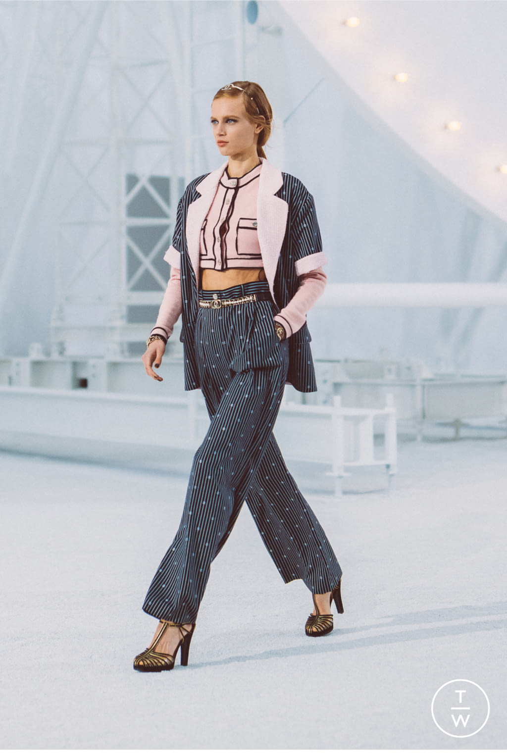 Fashion Week Paris Spring/Summer 2021 look 10 from the Chanel collection womenswear