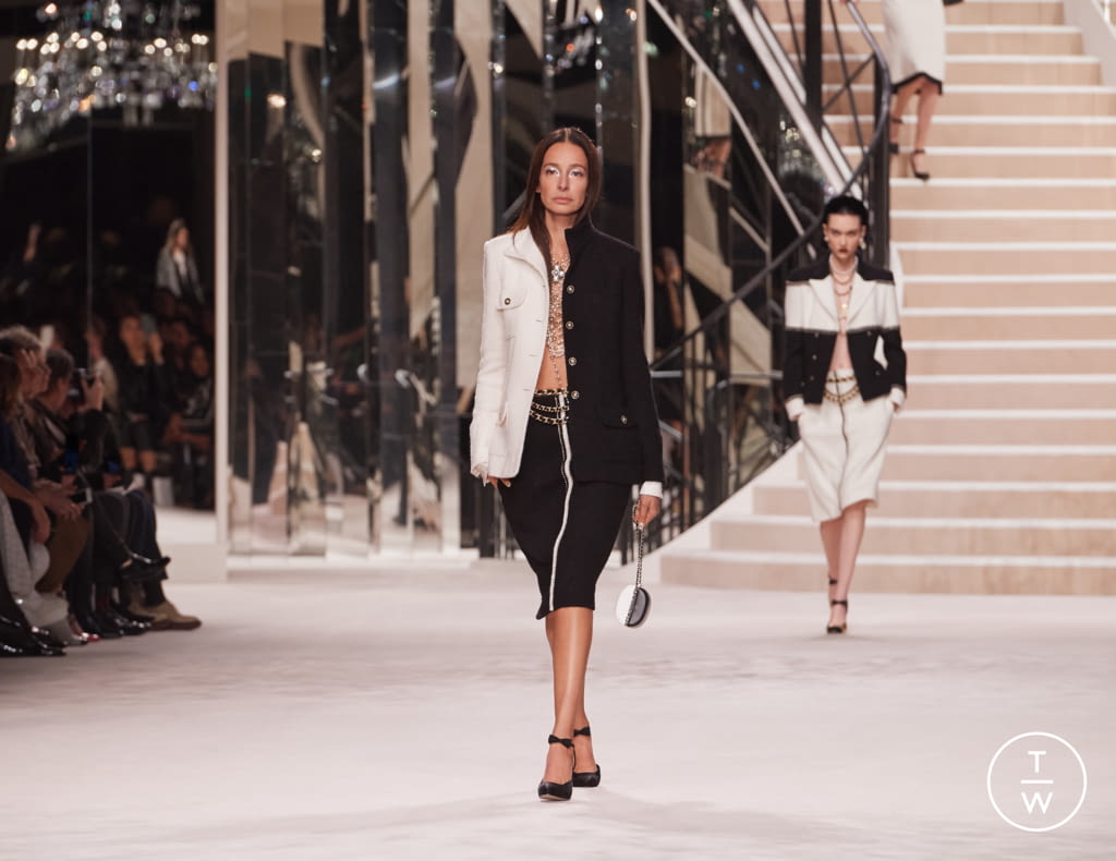 Fashion Week Paris Pre-Fall 2020 look 9 from the Chanel collection womenswear