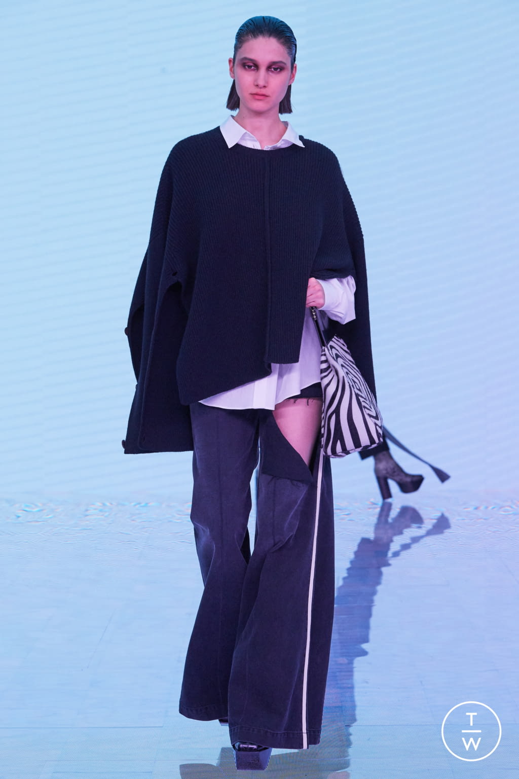 Fashion Week New York Fall/Winter 2022 look 10 from the Peter Do collection womenswear