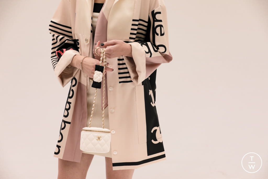 Fashion Week Paris Spring/Summer 2021 look 5 from the Chanel collection womenswear accessories