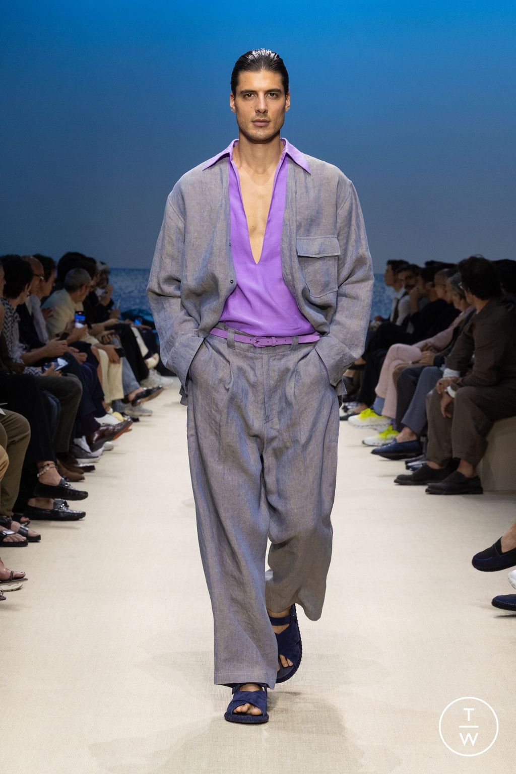 Fashion Week Milan Spring/Summer 2026 look 100 from the Giorgio Armani collection menswear
