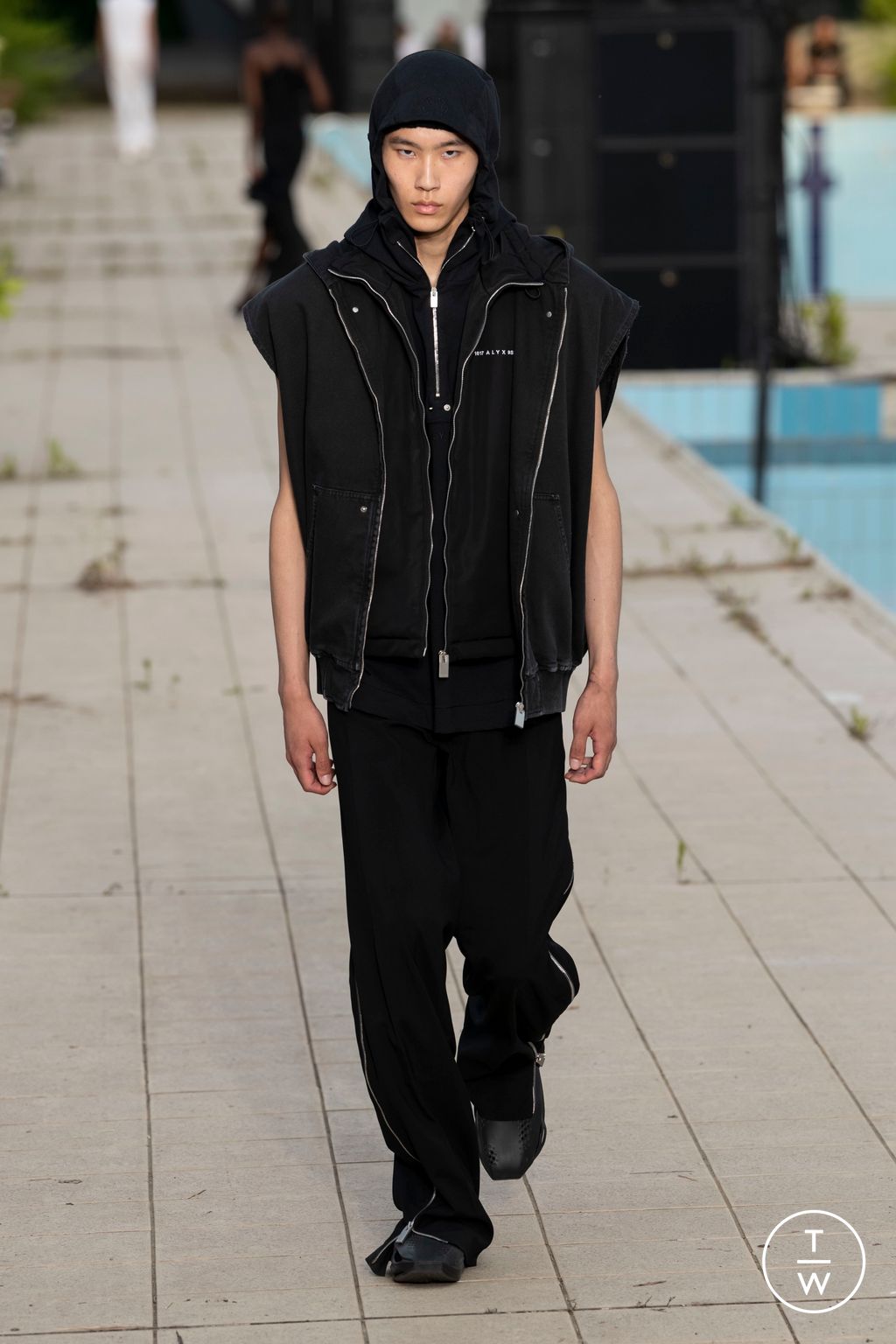 Fashion Week Milan Spring/Summer 2023 look 18 from the Alyx collection 男装