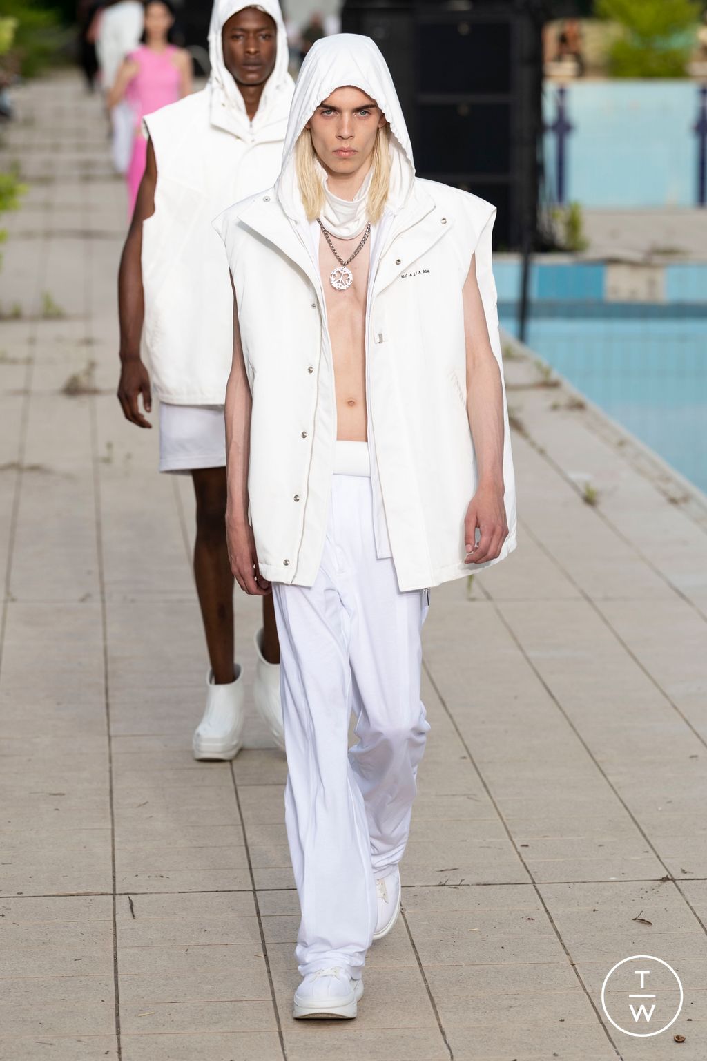 Fashion Week Milan Spring/Summer 2023 look 20 from the Alyx collection menswear