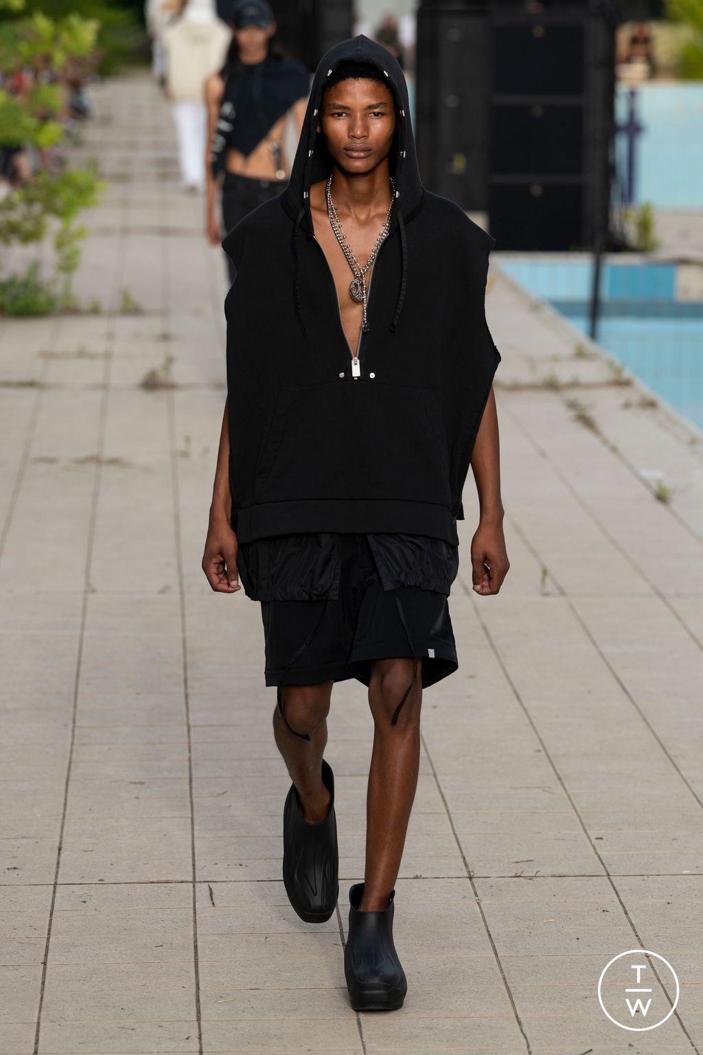 Fashion Week Milan Spring/Summer 2023 look 23 from the Alyx collection 男装