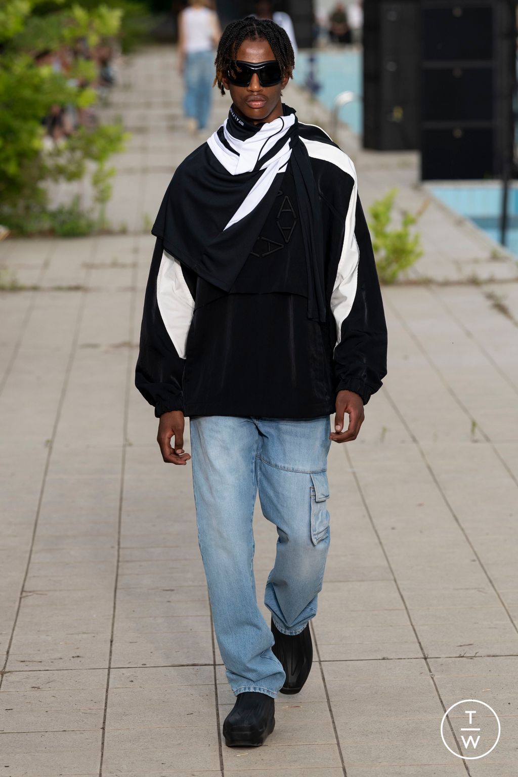 Fashion Week Milan Spring/Summer 2023 look 31 from the Alyx collection menswear