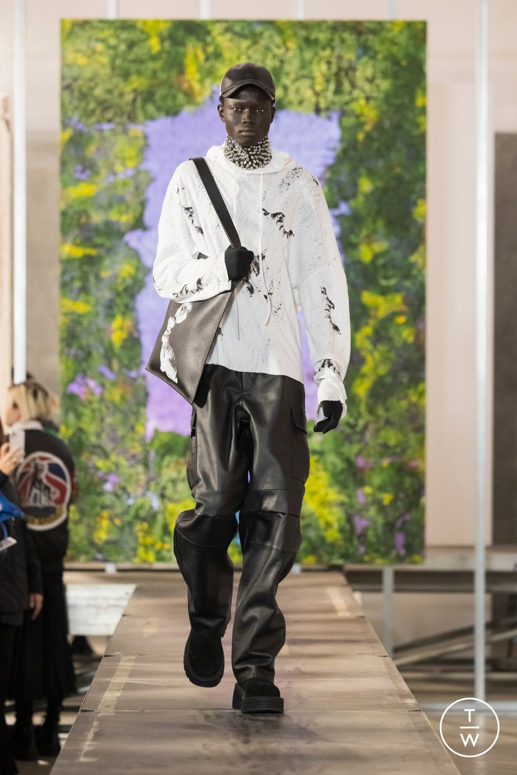 Fashion Week Milan Fall/Winter 2023 look 1 from the Alyx collection menswear