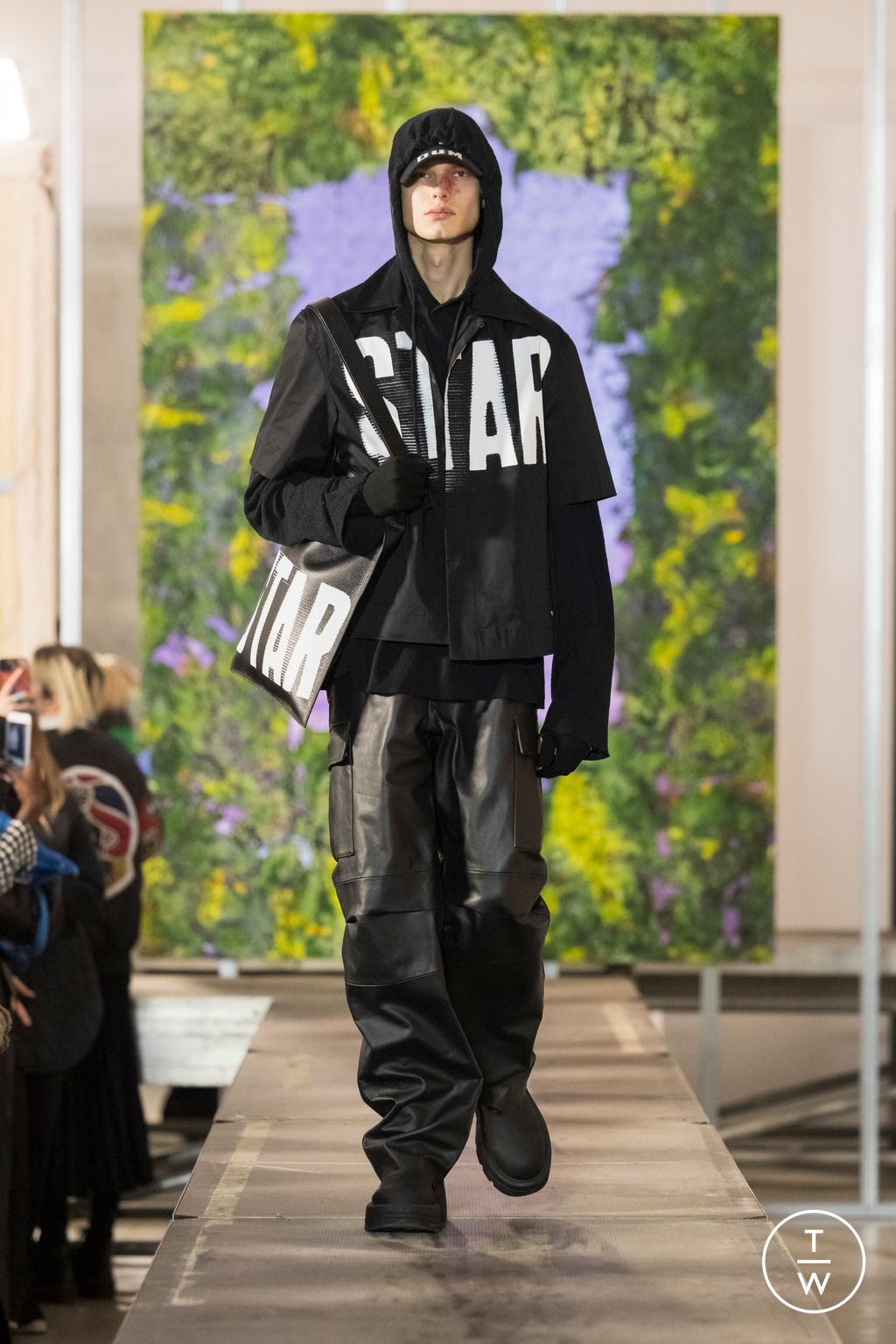 Fashion Week Milan Fall/Winter 2023 look 4 from the Alyx collection menswear