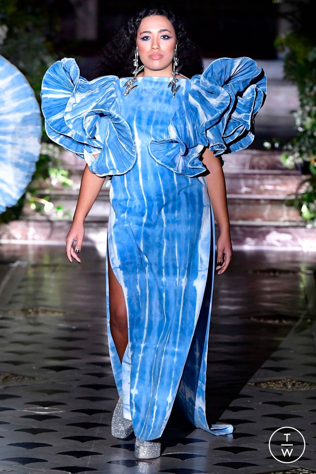 Fashion Week Paris Spring/Summer 2023 look 8 from the Juana Martin collection 高级定制
