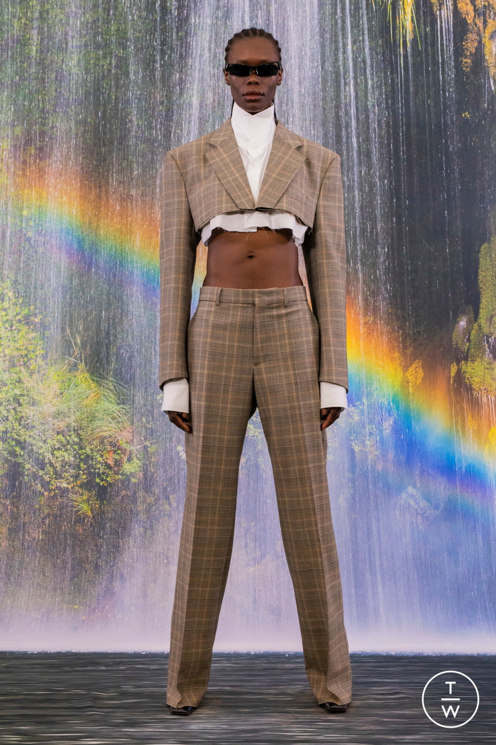 Fashion Week Paris Fall/Winter 2021 look 102 from the VETEMENTS collection menswear