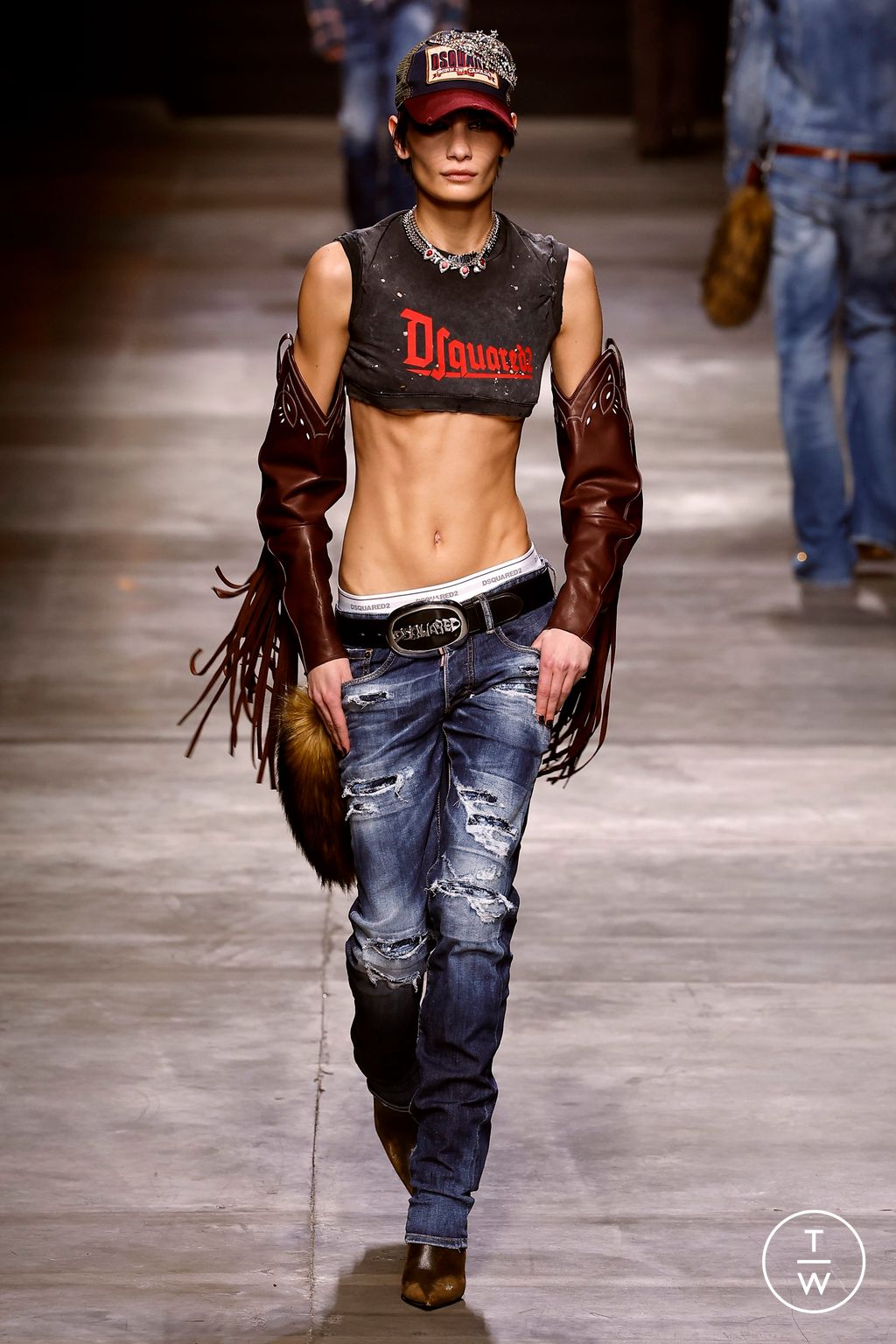 Fashion Week Milan Fall/Winter 2023 look 13 from the Dsquared2 collection menswear