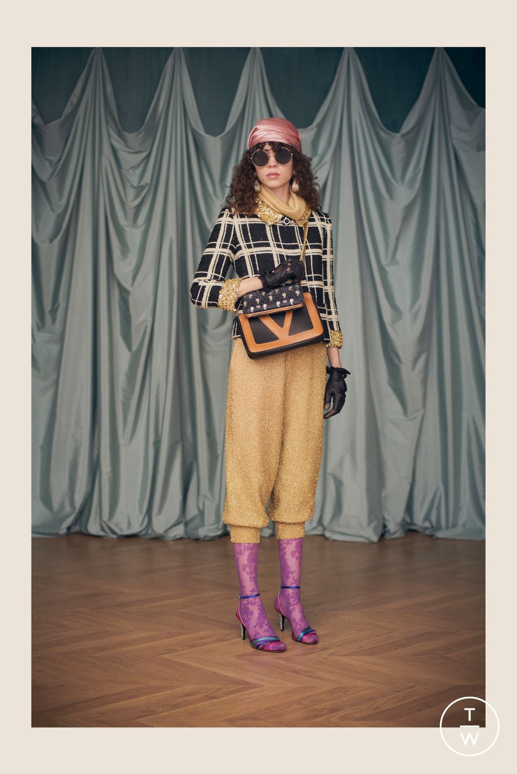 Fashion Week Paris Resort 2025 look 101 from the Valentino collection womenswear