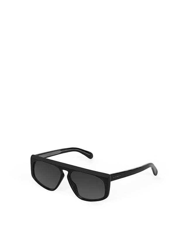 Fashion Week Paris Spring/Summer 2019 look 61 from the Givenchy collection womenswear accessories