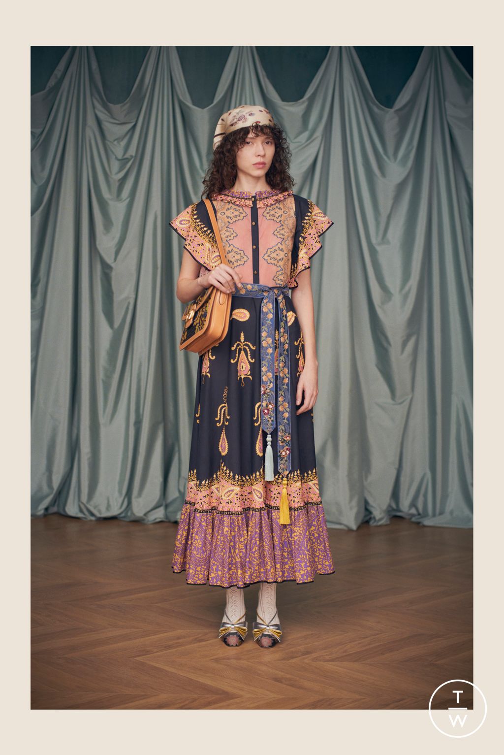 Fashion Week Paris Resort 2025 look 106 from the Valentino collection womenswear