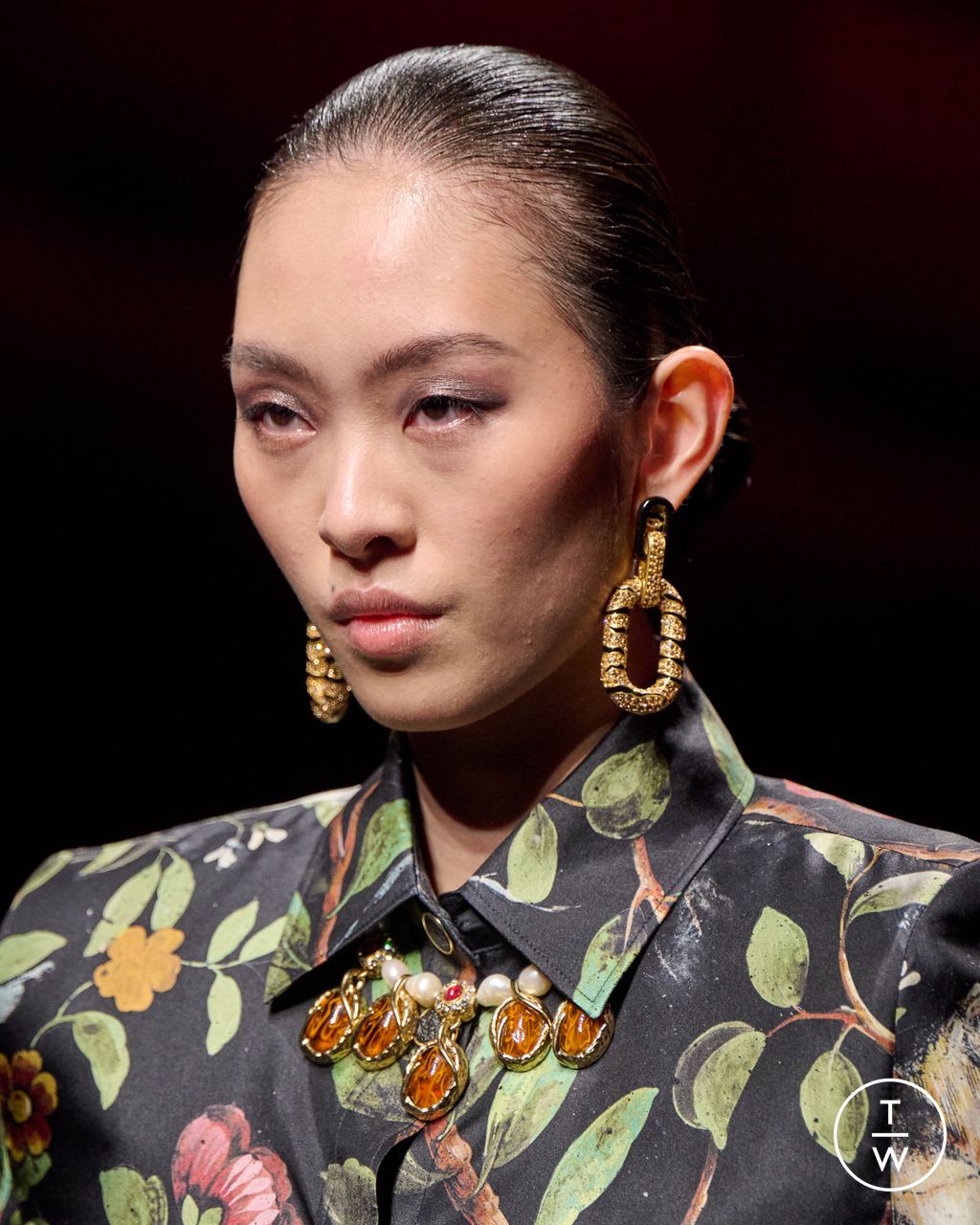 Fashion Week Milan Fall/Winter 2025 look 54 from the Roberto Cavalli collection womenswear accessories