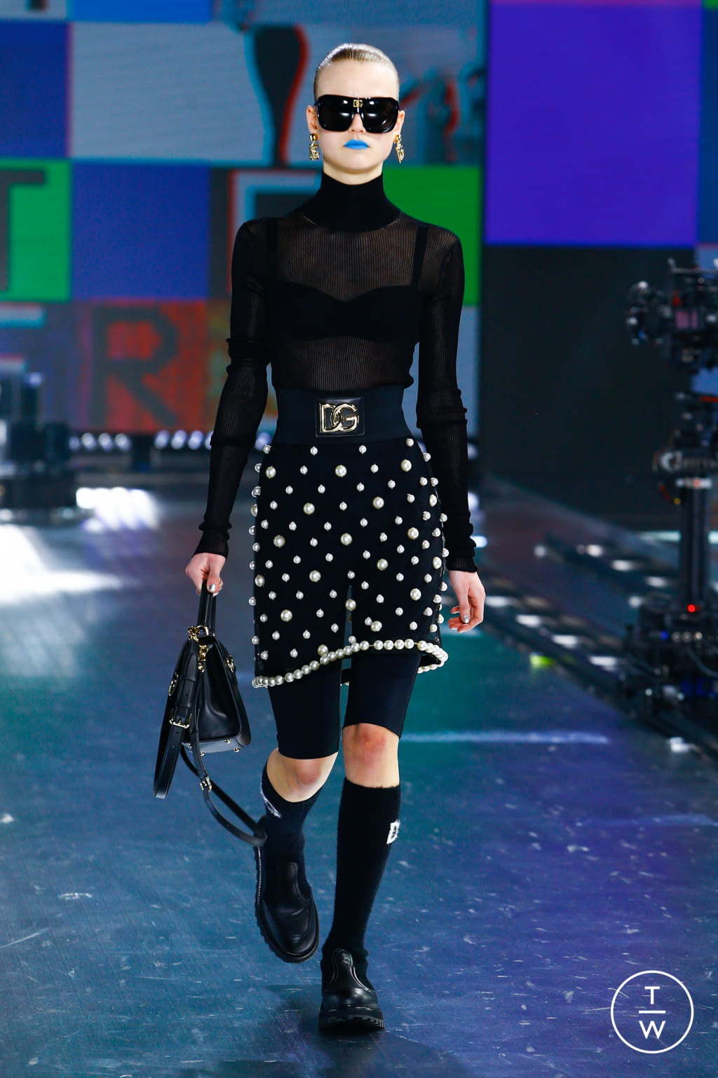 Fashion Week Milan Fall/Winter 2021 look 119 de la collection Dolce & Gabbana womenswear