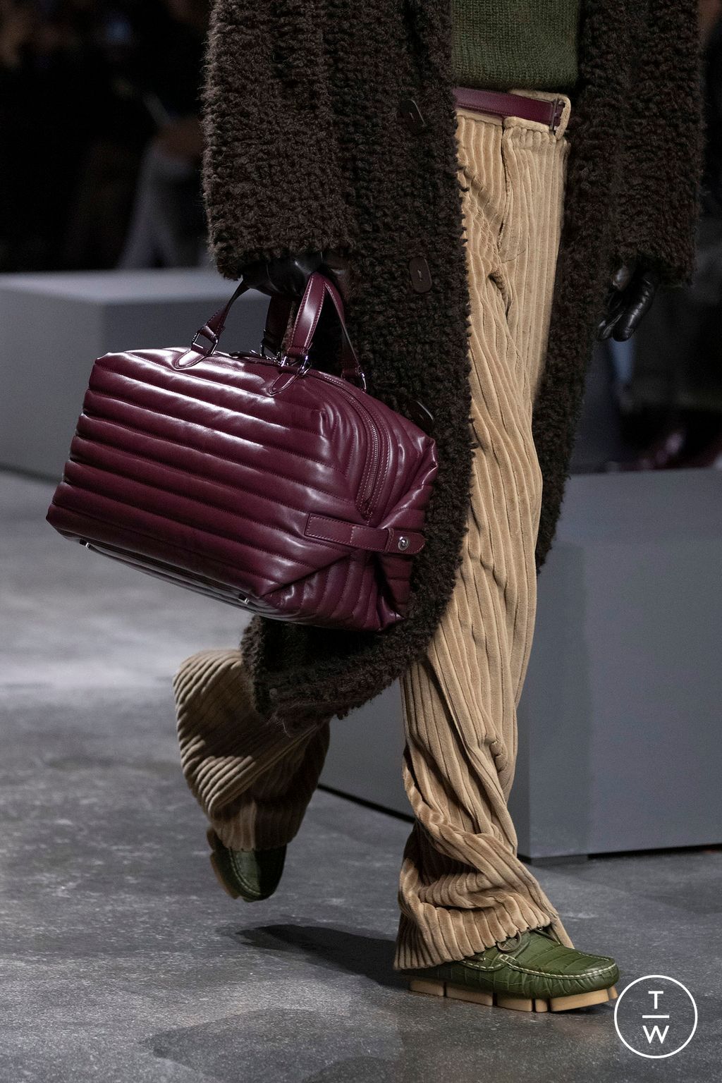 Fashion Week Paris Fall/Winter 2024 look 36 from the Fendi collection menswear accessories