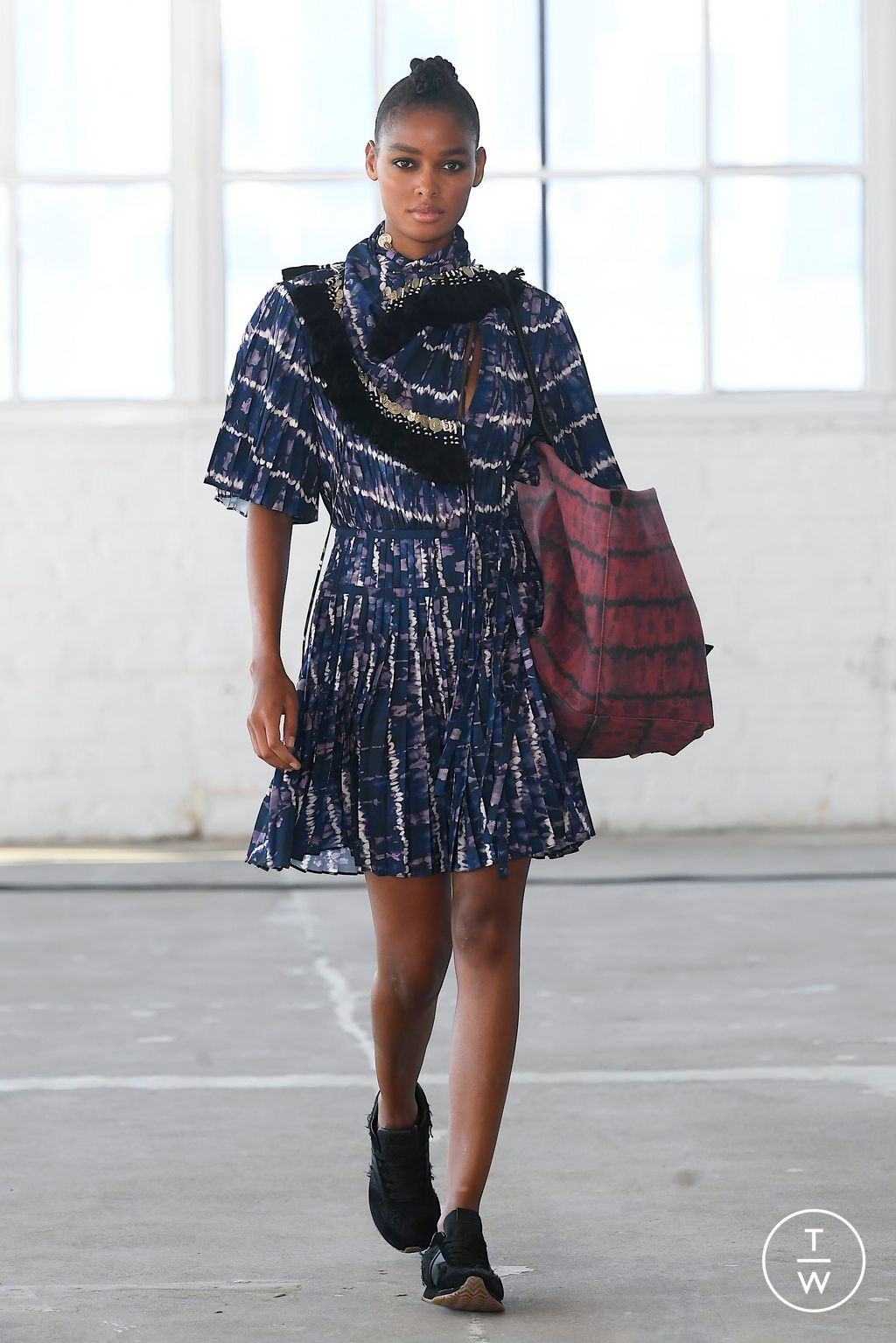 Fashion Week New York Spring/Summer 2023 look 19 from the Altuzarra collection womenswear