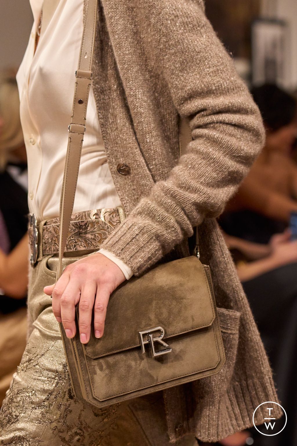 Fashion Week New York Fall/Winter 2024 look 10 de la collection Ralph Lauren womenswear accessories