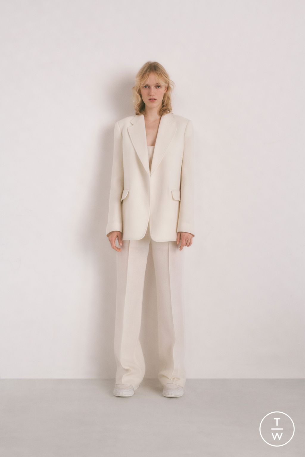 Fashion Week Paris Pre-Fall 2023 look 10 from the Chloé collection womenswear