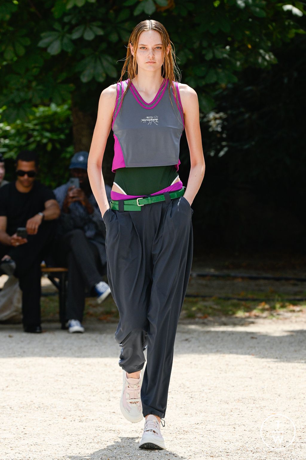 Fashion Week Paris Spring/Summer 2026 look 11 de la collection White Mountaineering menswear