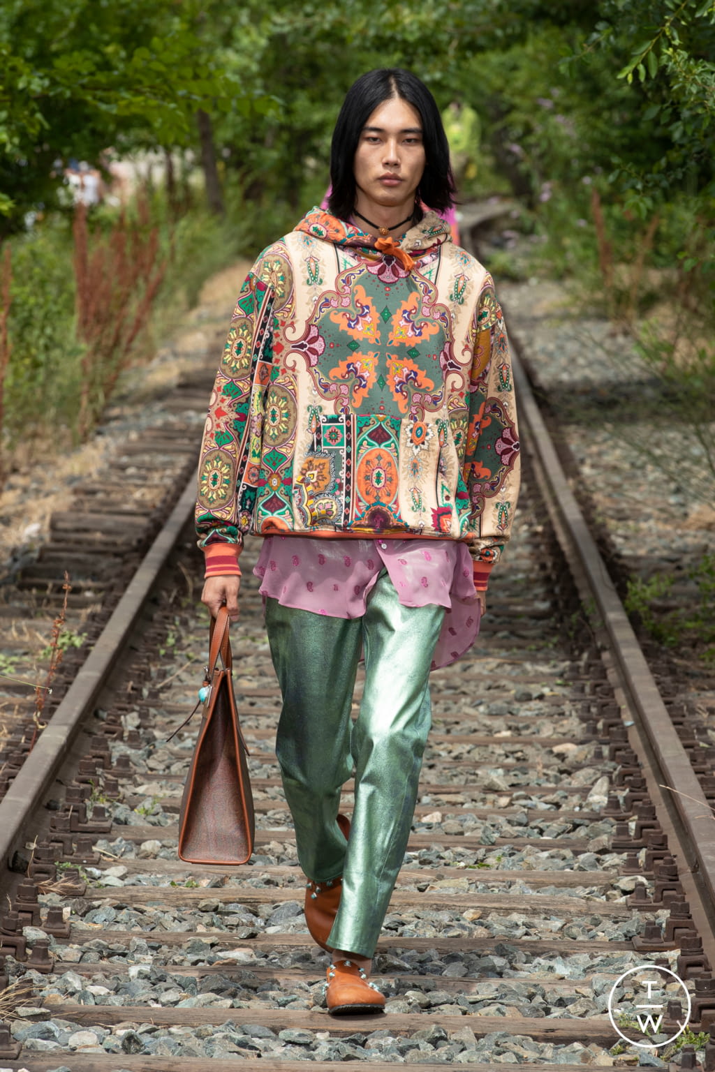 Fashion Week Milan Spring/Summer 2022 look 11 from the Etro collection 男装