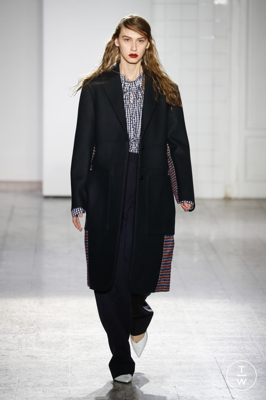 Fashion Week Milan Fall/Winter 2017 look 11 from the Cédric Charlier collection womenswear