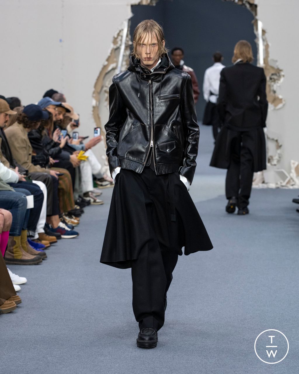 Fashion Week Paris Fall/Winter 2026 look 11 from the Sacai collection 男装