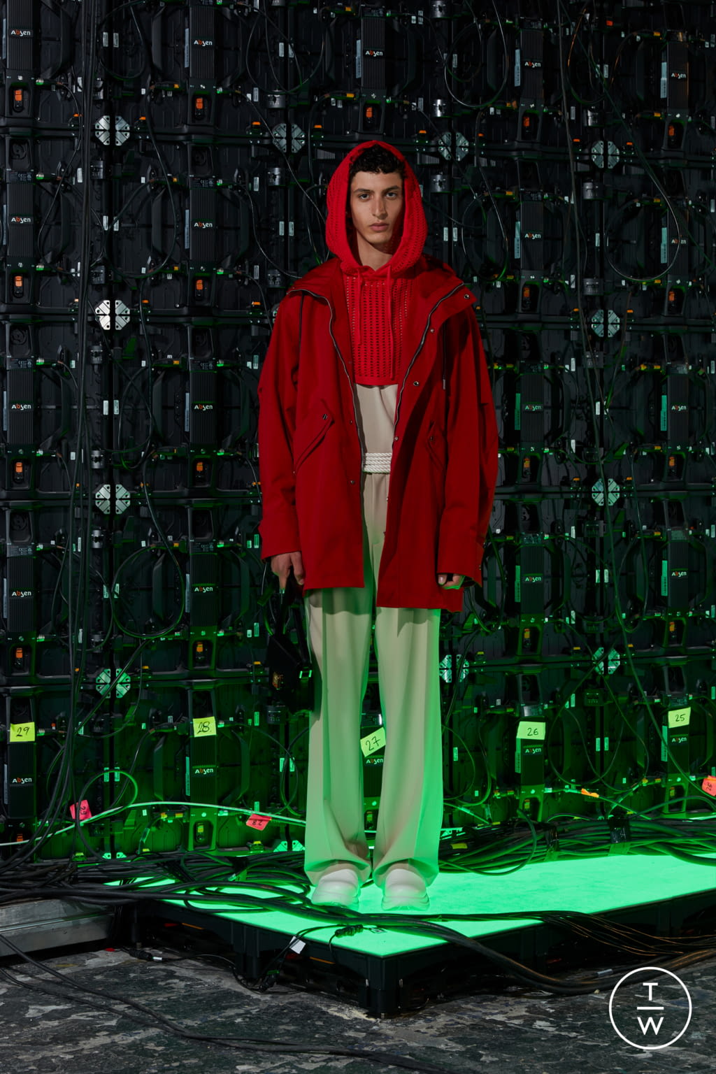 Fashion Week Paris Spring/Summer 2022 look 11 from the Wooyoungmi collection 男装