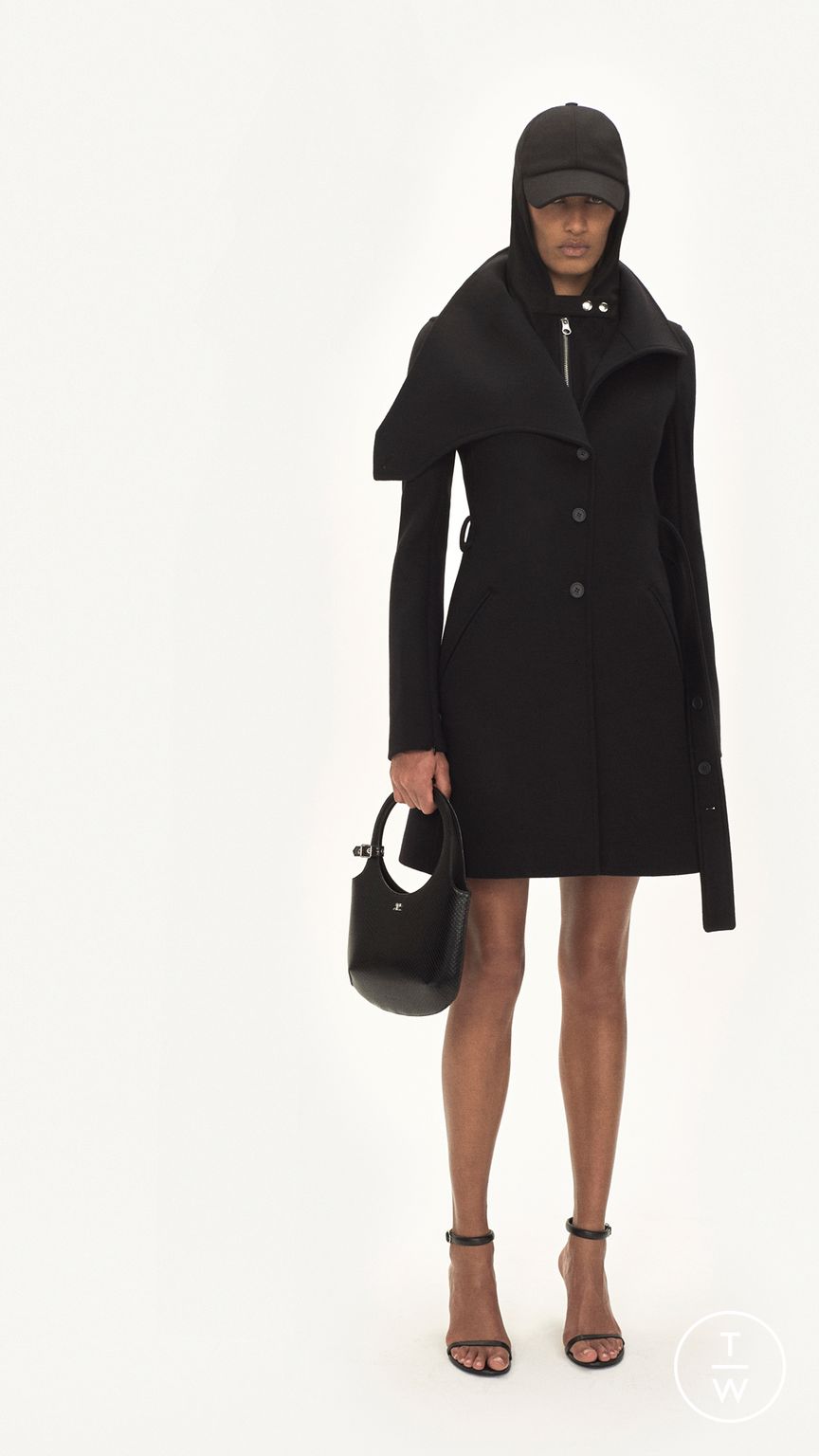 Fashion Week Paris Pre-Fall 2025 look 11 de la collection Courrèges womenswear