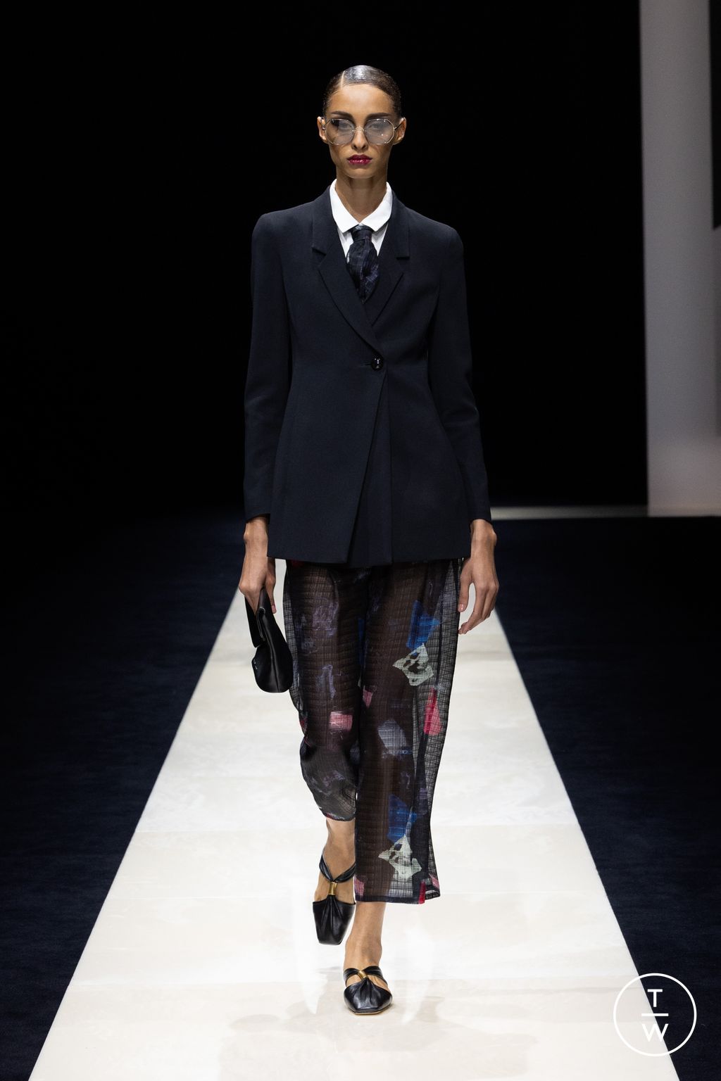 Fashion Week Milan Spring/Summer 2025 look 11 from the Emporio Armani collection womenswear