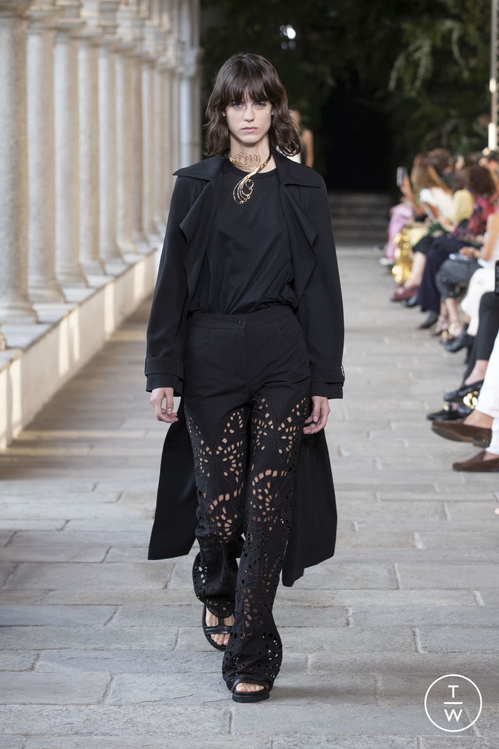 Fashion Week Milan Spring/Summer 2022 look 11 from the Alberta Ferretti collection 女装