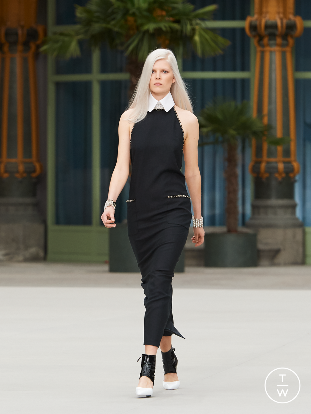 Fashion Week Paris Resort 2020 look 79 from the Chanel collection womenswear