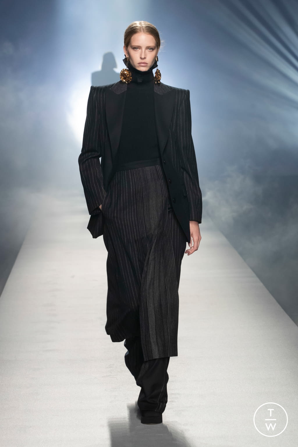 Fashion Week Milan Fall/Winter 2021 look 11 from the Alberta Ferretti collection 女装