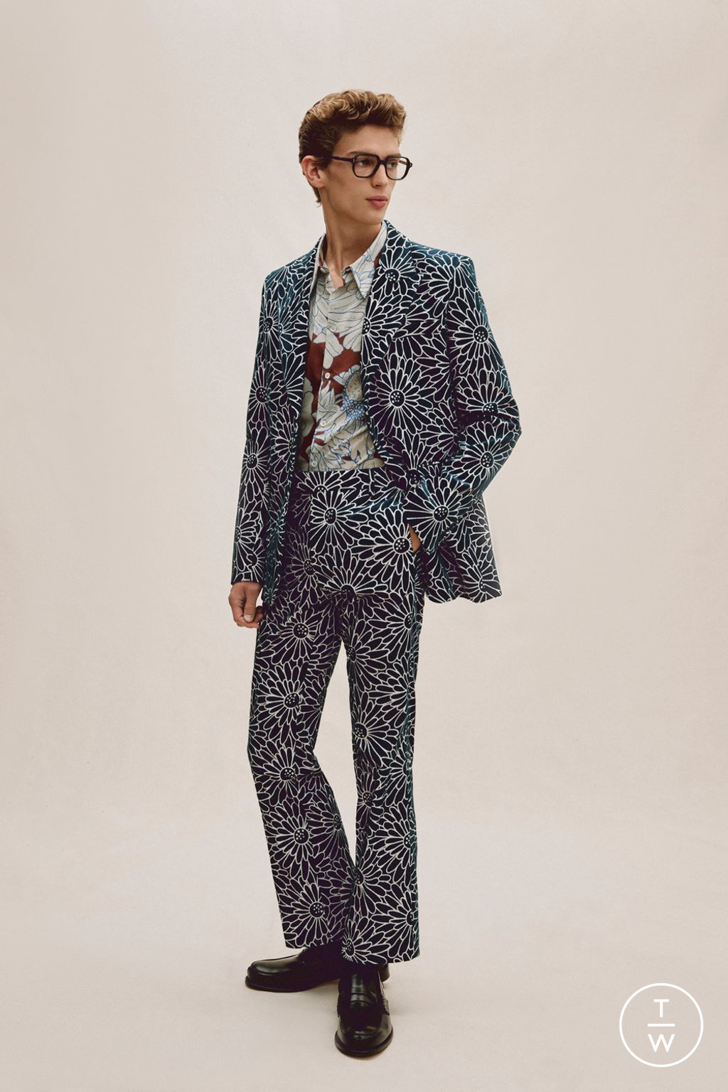 Fashion Week London Spring/Summer 2023 look 11 from the Paul & Joe collection menswear