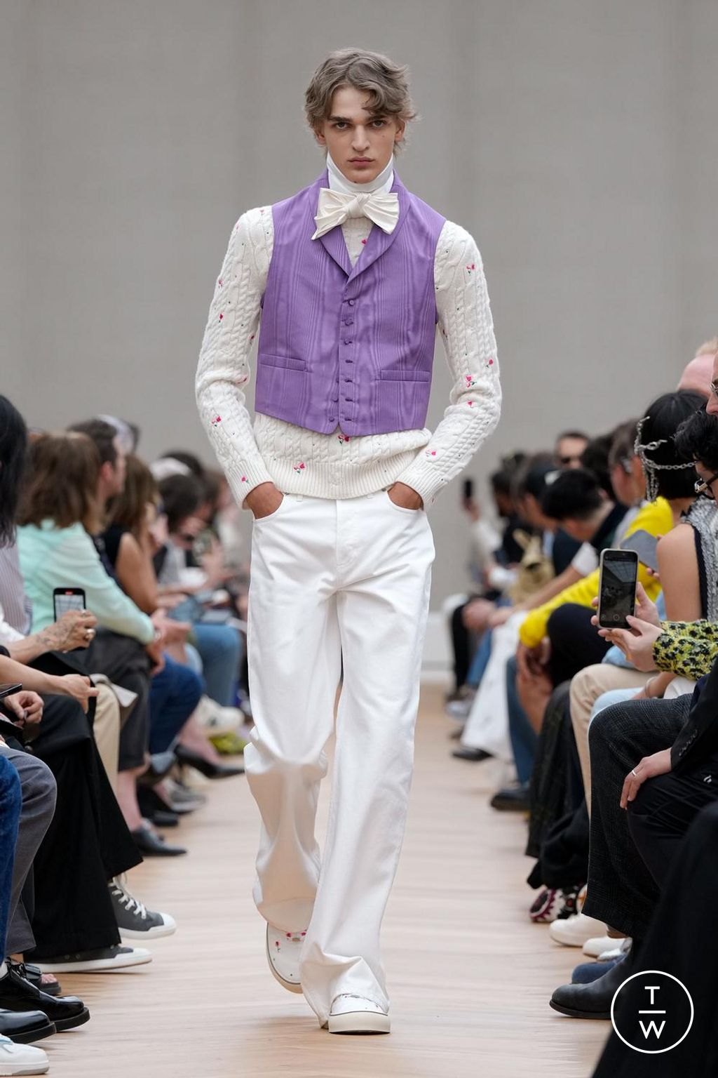 Fashion Week Paris Spring/Summer 2026 look 11 from the Dior Homme collection menswear