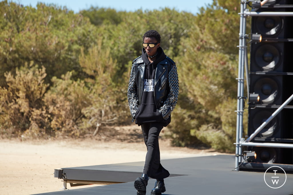 Fashion Week Paris Spring/Summer 2022 look 11 from the Celine collection menswear