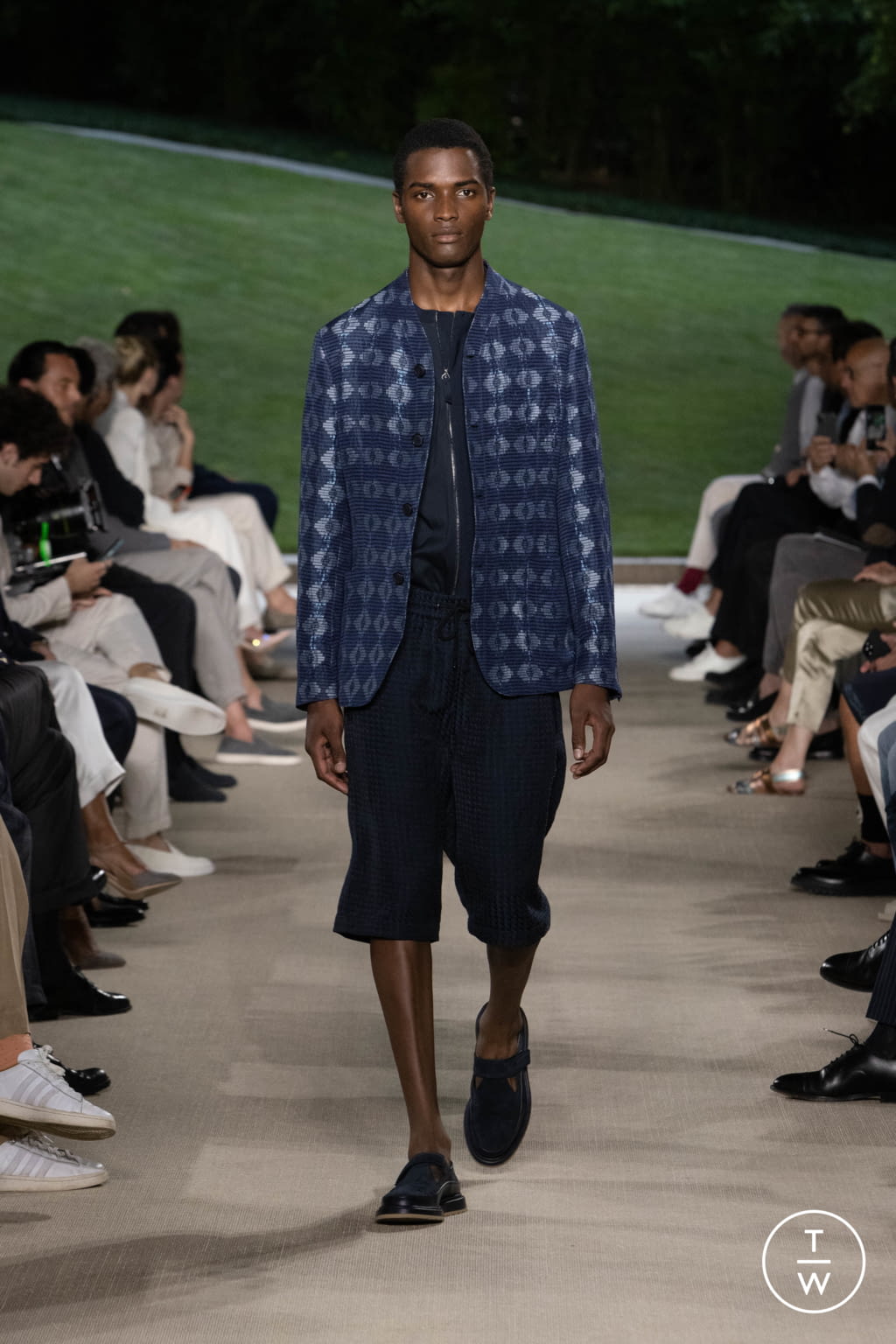 Fashion Week Milan Spring/Summer 2022 look 11 from the Giorgio Armani collection menswear