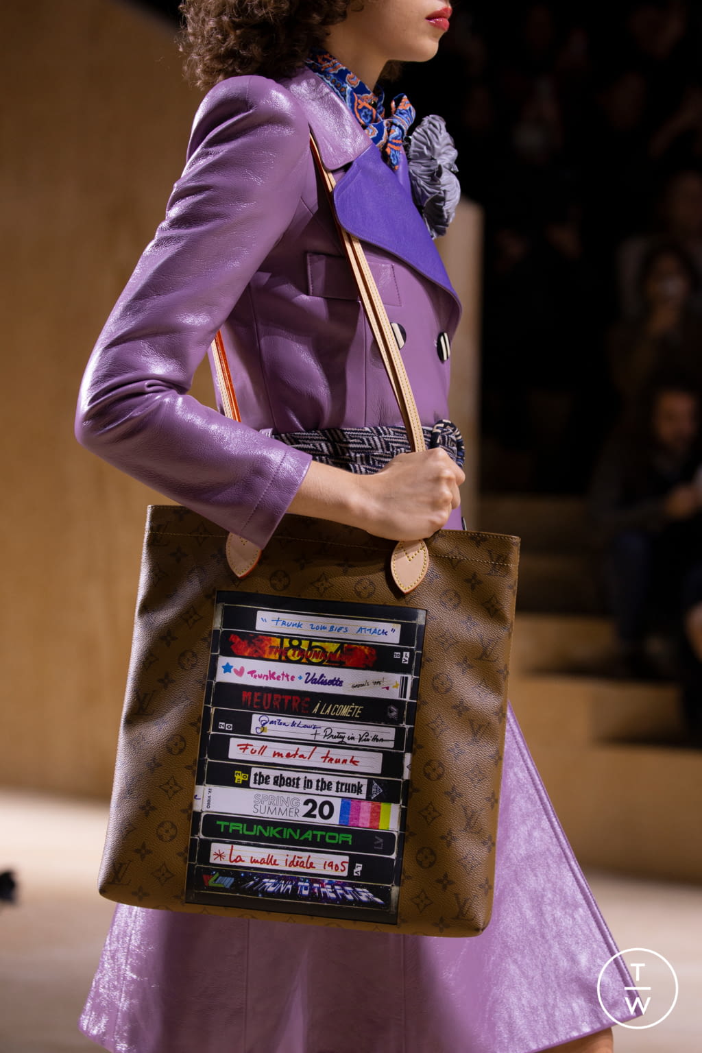 Fashion Week Paris Spring/Summer 2020 look 11 from the Louis Vuitton collection 女装配饰