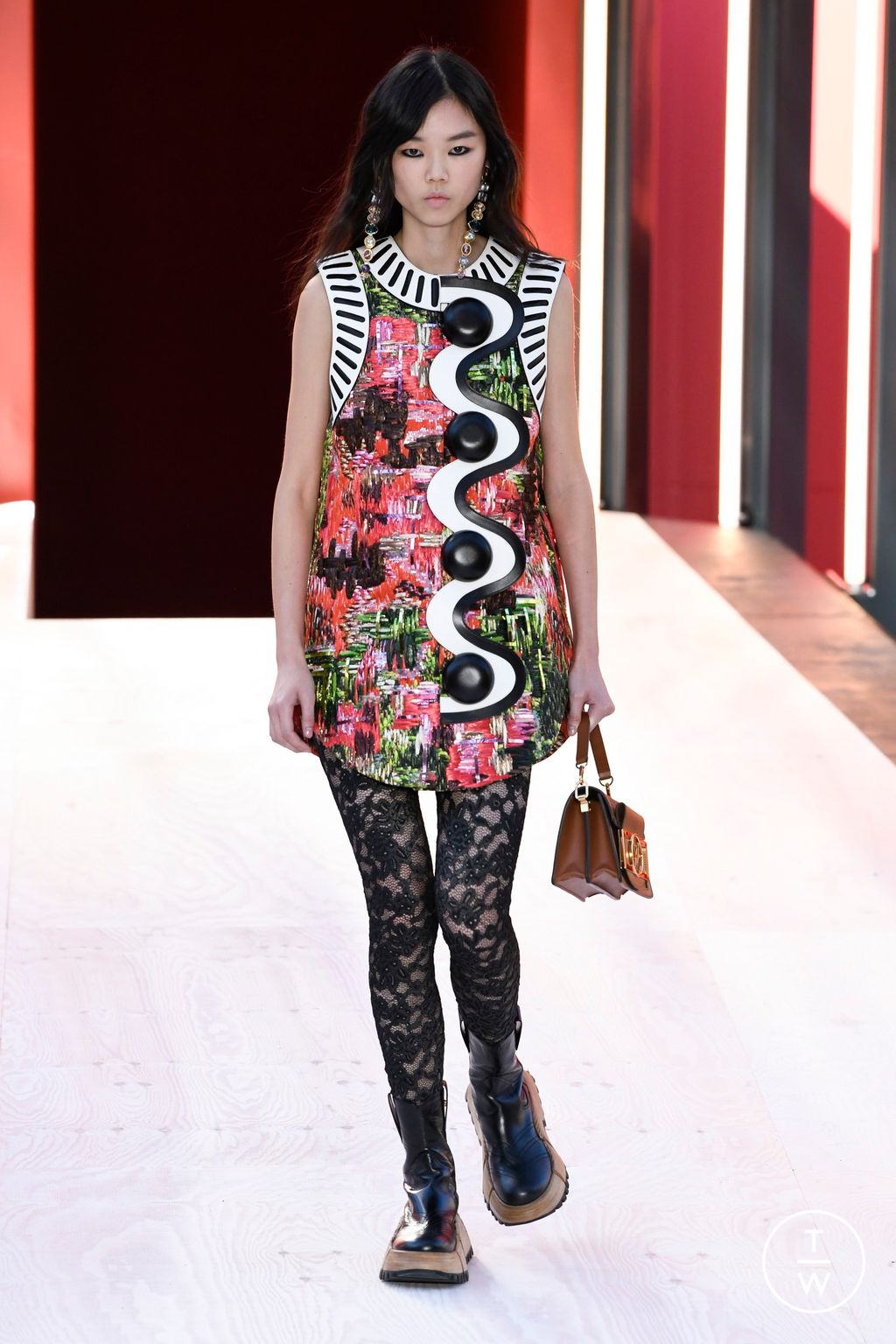 Fashion Week Paris Spring/Summer 2023 look 13 from the Louis Vuitton collection womenswear
