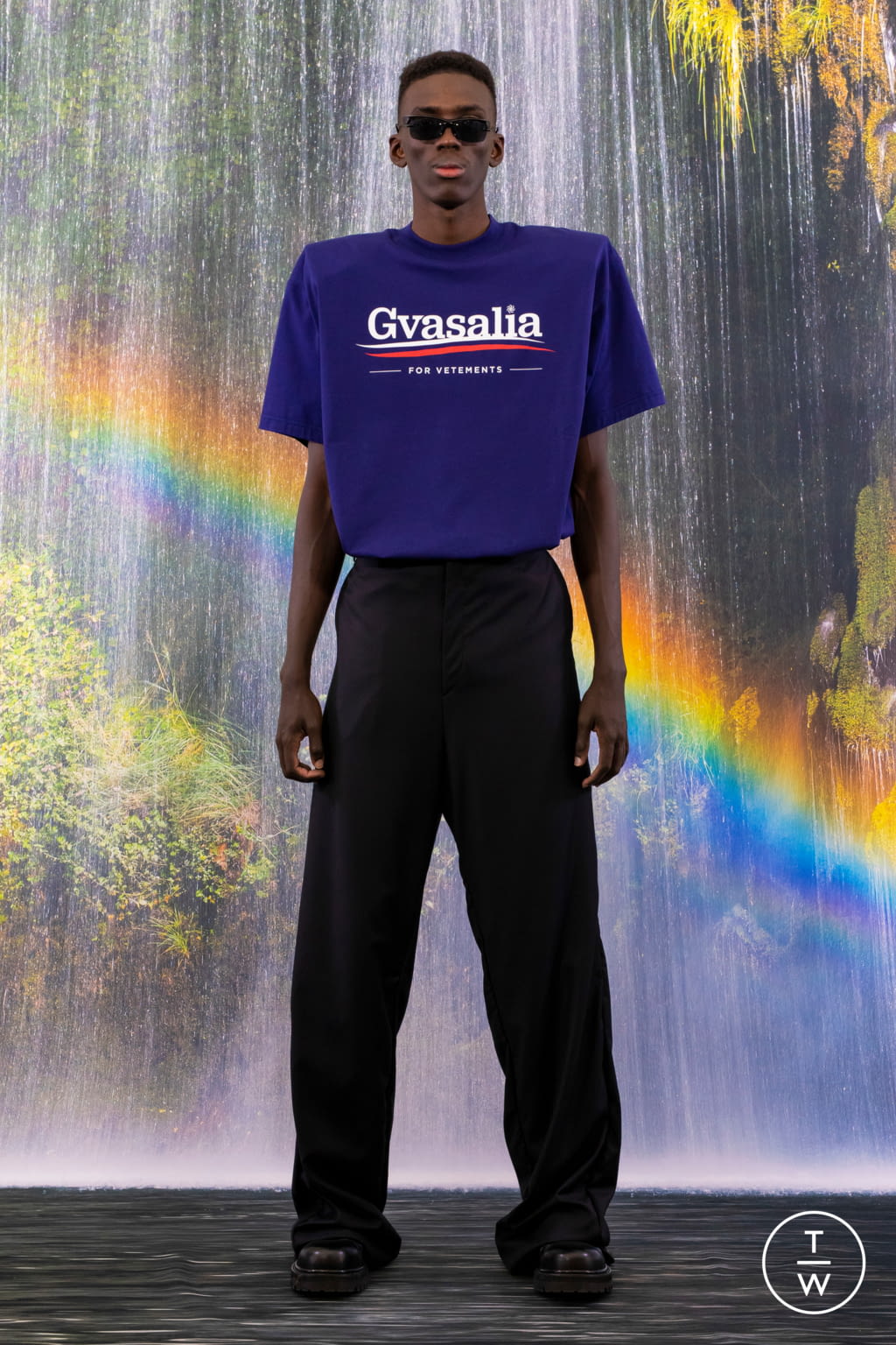 Fashion Week Paris Fall/Winter 2021 look 114 from the VETEMENTS collection menswear