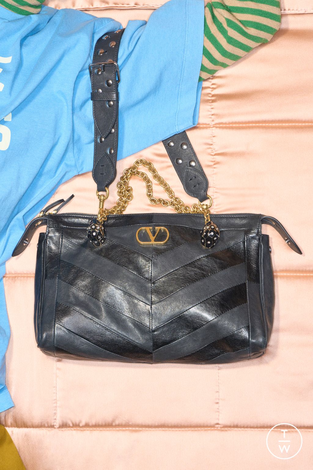 Fashion Week Paris Resort 2026 look 80 from the Valentino collection womenswear accessories