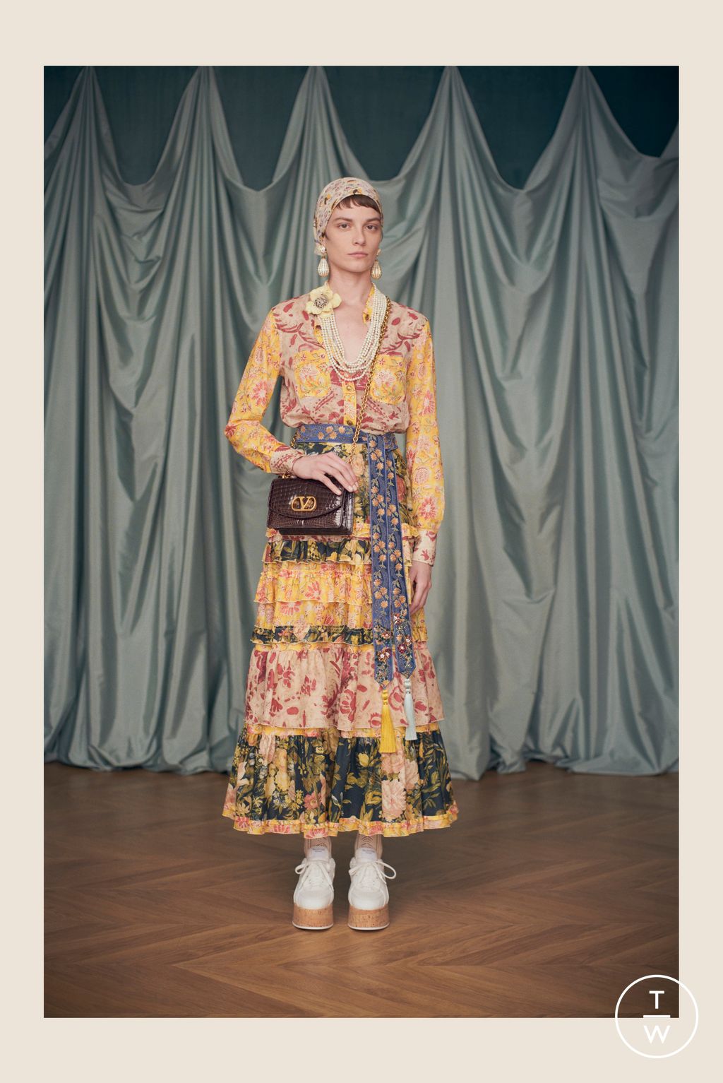 Fashion Week Paris Resort 2025 look 115 from the Valentino collection womenswear